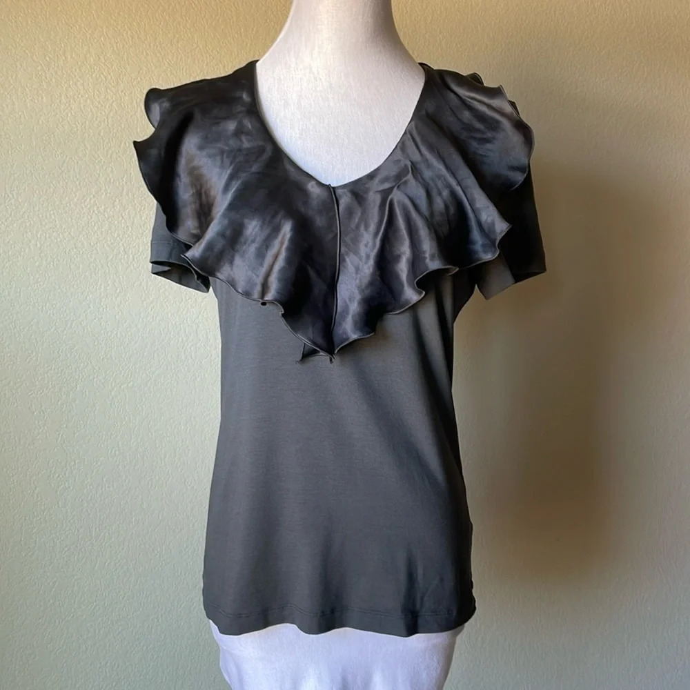 Salvatore Ferragamo gray short sleeve ruffle collar blouse size‎ large